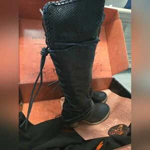 BNIB FREEBIRD Black Snake Coals